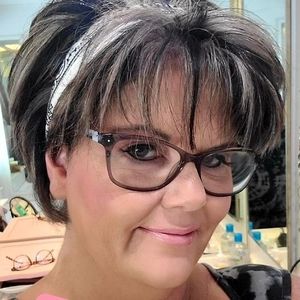 Meet your Posher, Christine